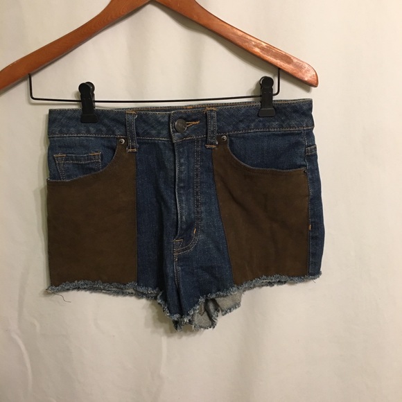 Shorts - Picture 2 of 5